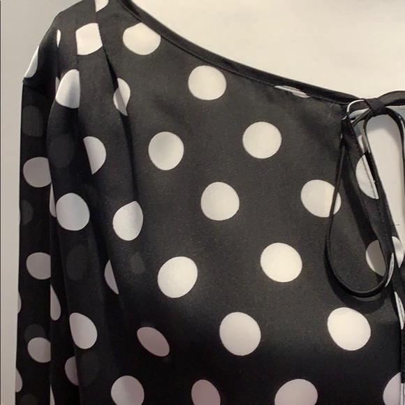 VINCE CAMUTO POLKA DOT BLACK And WHITE BLOUSE NWOT - Picture 3 of 8
